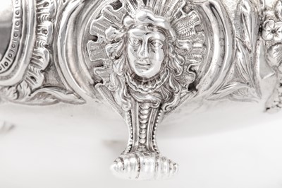 Lot 113 - A George IV sterling silver teapot, London 1825 by Joseph Craddock (reg. 13th Oct 1825)