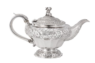 Lot 112 - A George IV sterling silver teapot, London 1826 by John James Keith (reg. 5th May 1824)