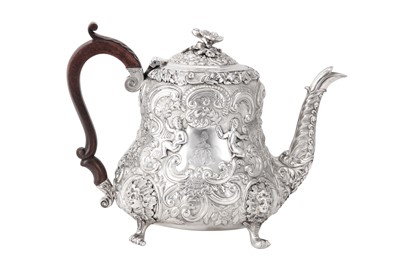 Lot 115 - A George III sterling silver teapot, London 1819 by Jospeh Craddock and William Ker Reid (reg. 8th Jun 1812)