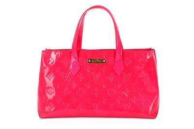 Lot 350 - Louis Vuitton Rose Pop Vernis Wilshire PM,...