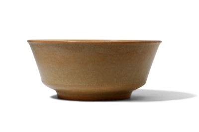 Lot 203 - A CHIENSE LONGQUAN BOWL. Yuan Dynasty. The...