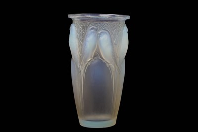 Lot 64 - A RENÉ LALIQUE FROSTED AND POLISHED OPALESCENT...