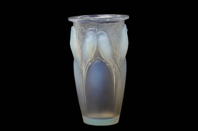 Lot 64 - A RENÉ LALIQUE FROSTED AND POLISHED OPALESCENT...