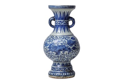 Lot 215 - A CHINESE BLUE AND WHITE TWIN HANDLED 'LION...