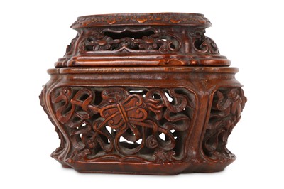Lot 274 - A CHINESE BAMBOO QUATREFOIL CRICKET BOX AND...