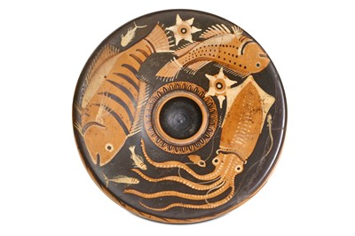 Lot 76 - AN AFTER THE ANTIQUE FISH PLATE In the style...