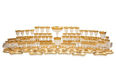 Lot 76 - AN EXTENSIVE ST. LOUIS 'THISTLE' PATTERN PART...