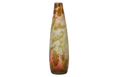 Lot 55 - EMILE GALLÉ (FRENCH, 1846-1904), A CAMEO GLASS...