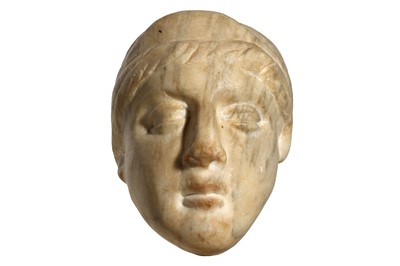 Lot 92 - ROMAN MARBLE HEAD OF A WOMAN Circa 3rd - 4th...