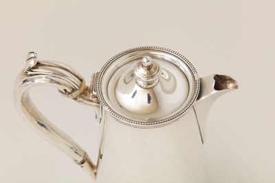 Lot 9 - An interesting George III sterling silver hot...